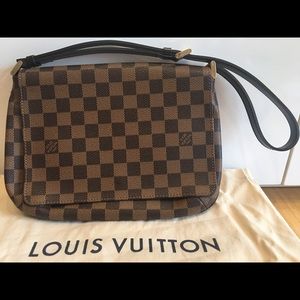 Louis Vuitton shoulder bag ***Authentic***